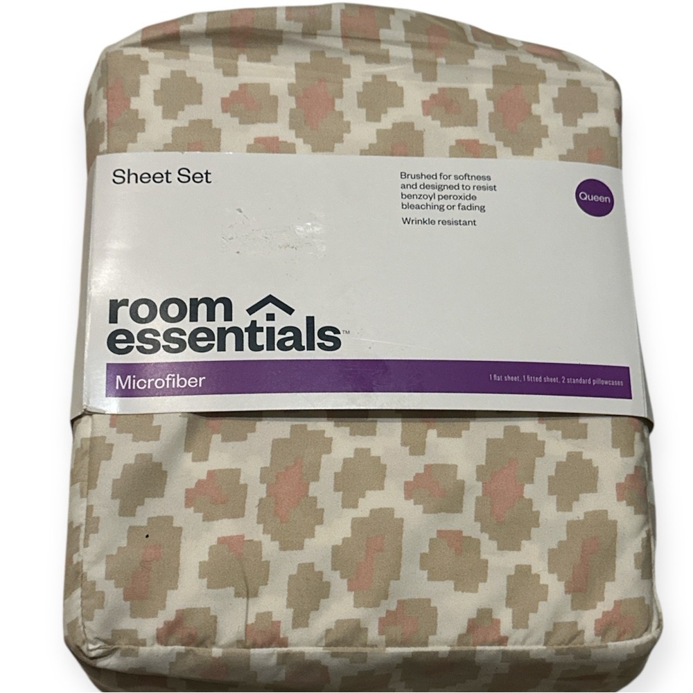 2/$30 NWT Room Essentials Microfiber Queen Sheet Set Pink Leopard Print